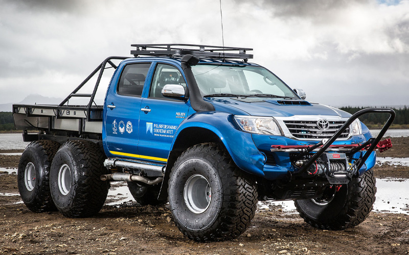 Toyota Hilux AT44 6x6 - arctictrucks.com Toyota Hilux AT44 6x6 - arctictrucks.com