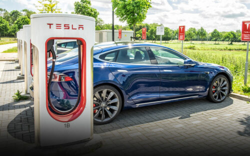 EVs Struggle as Hybrids Soar
