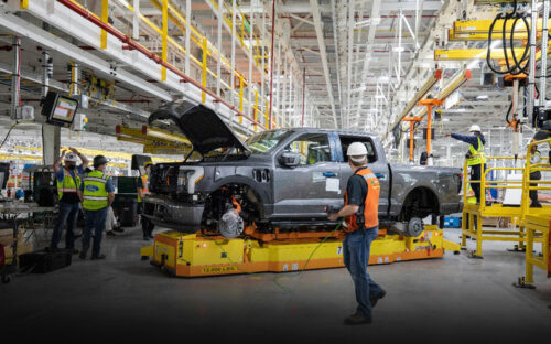 uaw reaches historic deal with big three automakers