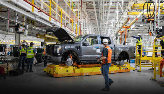 uaw reaches historic deal with big three automakers