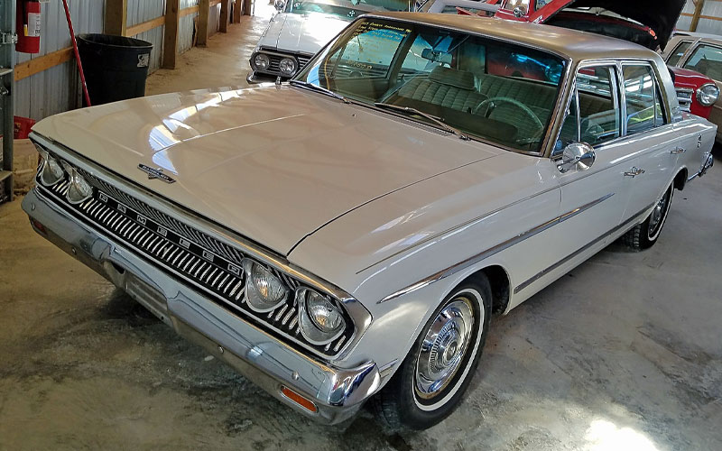 1963 Rambler Ambassador - Ryan Hildebrand on wikimedia.org