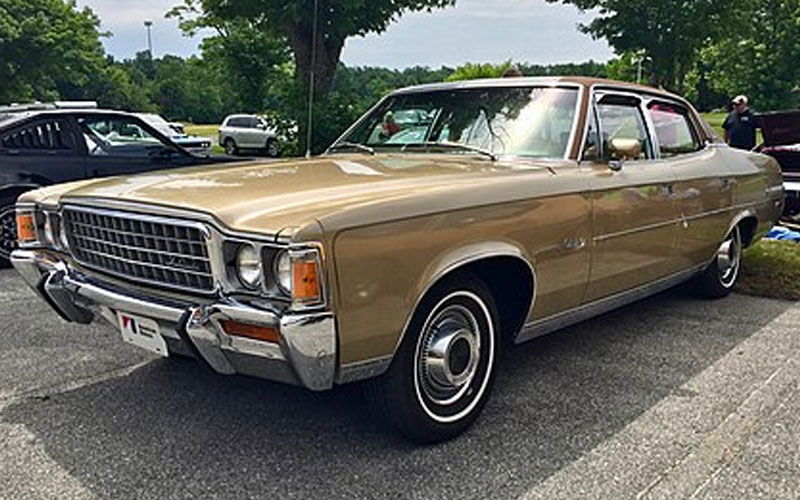 1972 Ambassador Brougham sedan - Christopher Ziemnowicz on wikimedia.org