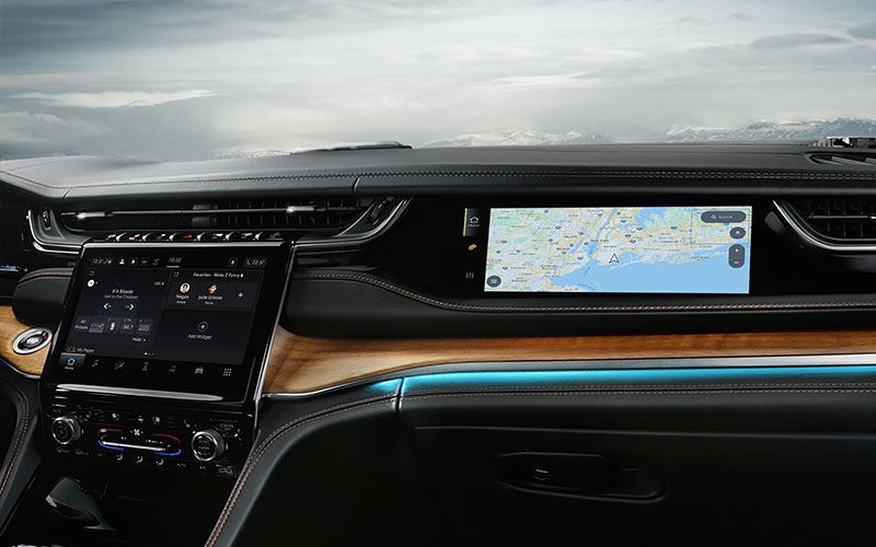2024 Jeep Grand Cherokee infotainment screens - jeep.com