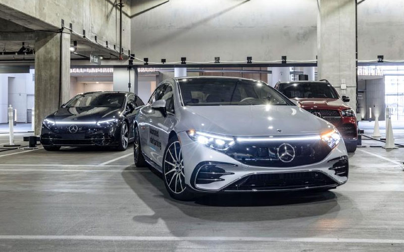 Mercedes-Benz Intelligent Park Pilot - media.mbusa.com