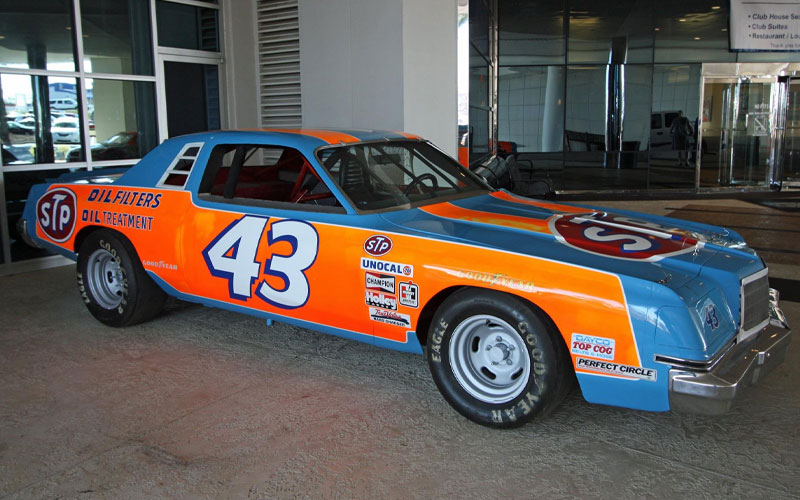 Richard Petty Dodge Magnum - University of Racing on Facebook