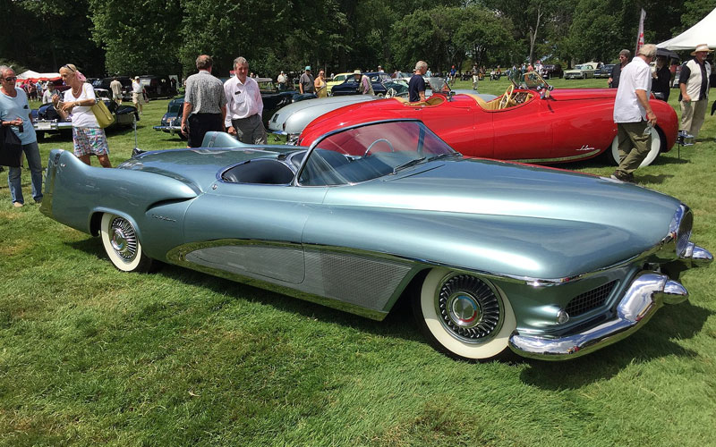 1951 GM Le Sabre - JOHN LLOYD on wikimedia.org 1951 GM Le Sabre - JOHN LLOYD on wikimedia.org