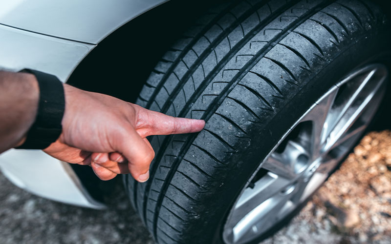 Checking a tire