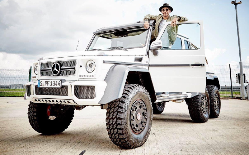 Mercedes-Benz G63 6x6 AMG - Lewis Hamilton on Facebook Mercedes-Benz G63 6x6 AMG - Lewis Hamilton on Facebook
