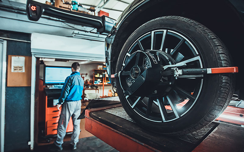 Wheel alignment equipment