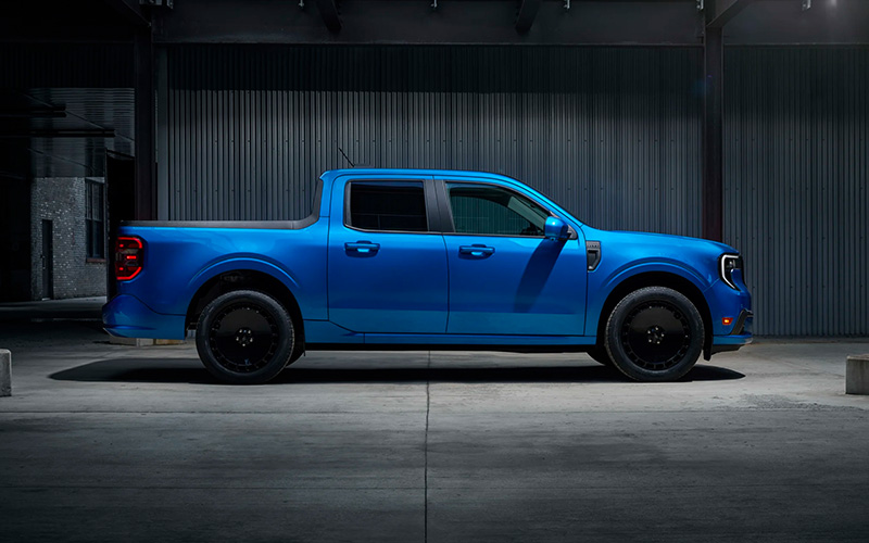 2025 Ford Maverick Lobo Side Exterior - media.ford.com