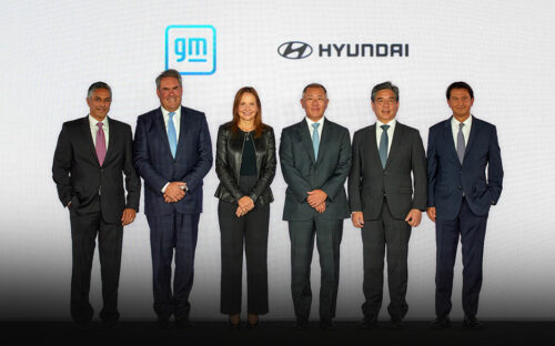 Hyundai and GM Signing Ceremony - hyundai.com