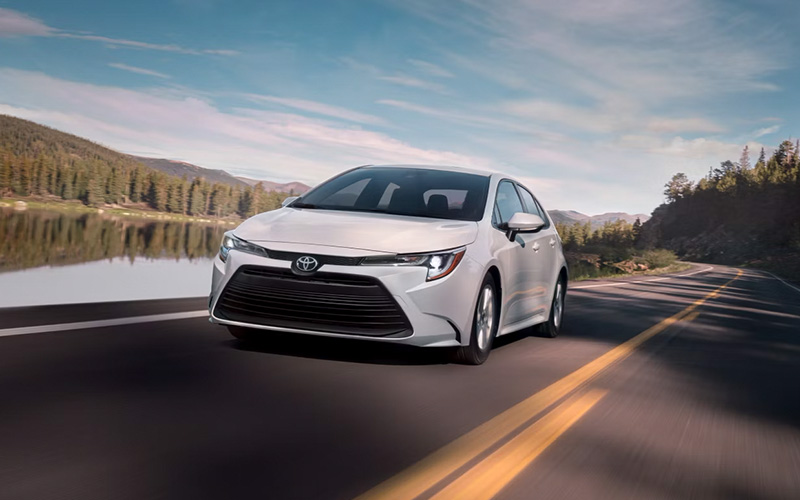 2025 Toyota Corolla LE - toyota.com