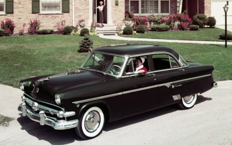 1954 Ford Crestline - media.ford.com