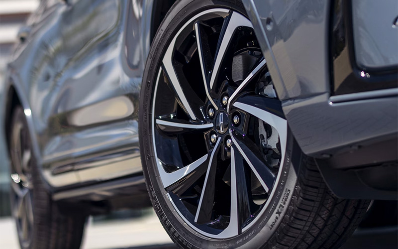 2025 Lincoln Corsair Wheel Close Up - lincoln.com
