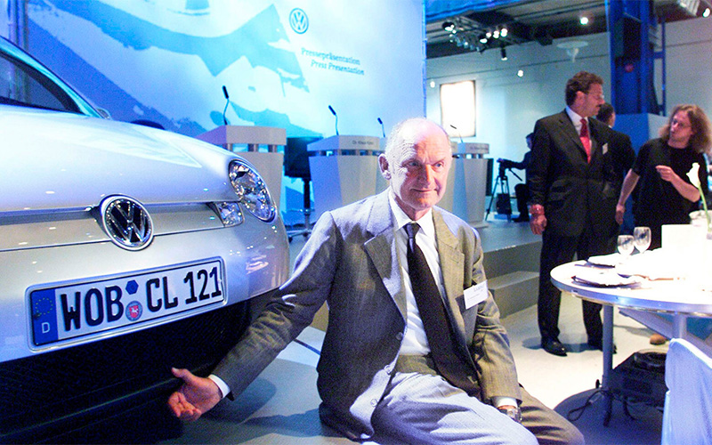 1999 Ferdinand Piech presents the Lupo 3L TDI - volkswagen-newsroom.com 1999 Ferdinand Piech presents the Lupo 3L TDI - volkswagen-newsroom.com