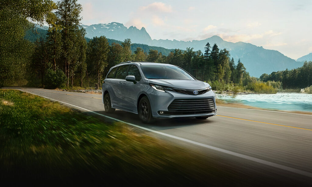 2025 Toyota Sienna Hero - toyota.com