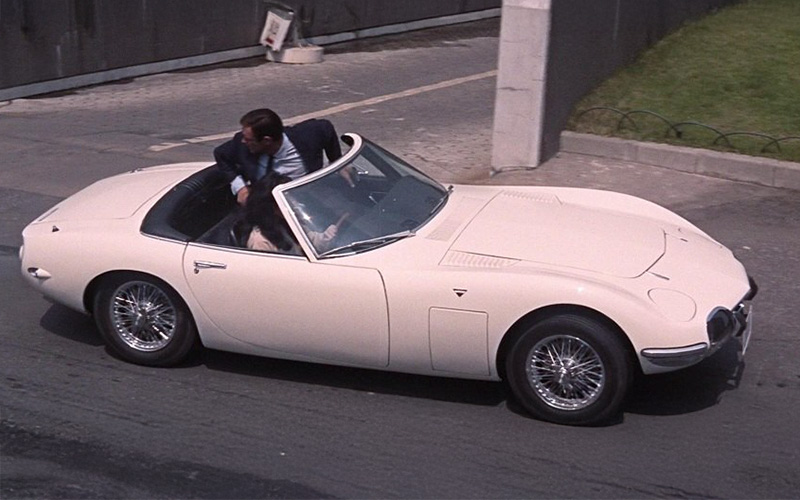 Convertible Toyota 2000GT - You Only Live Twice - imcdb.org