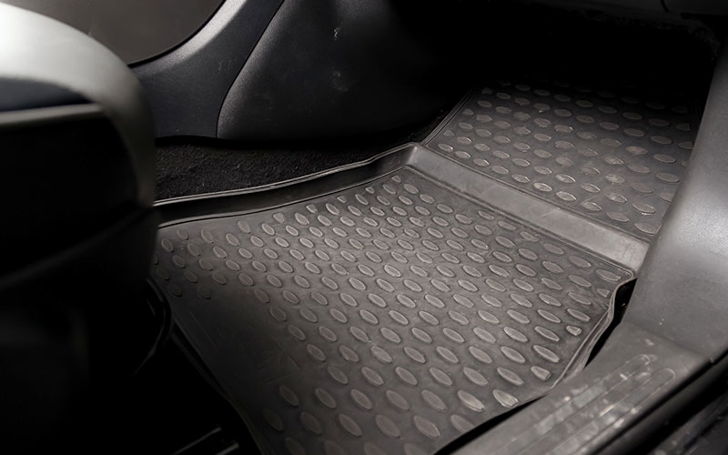 Rubber floor mat