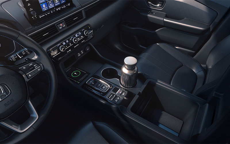 2025 Honda Pilot Front Seating and Center console - automobiles.honda.com