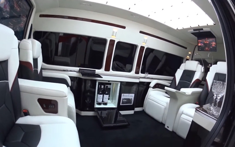 VIP Style Vanning Toyota HiAce Interior - travelmoto on Youtube