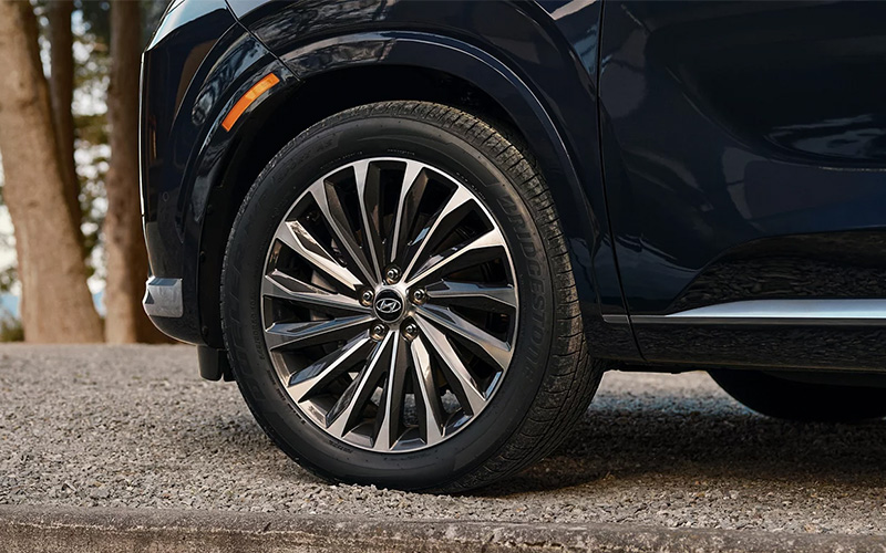 2025 Hyundai Palisade Wheel Close Up - hyundaiusa.com