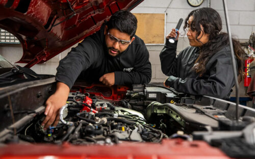 Auto techs - fromtheroad.ford.com