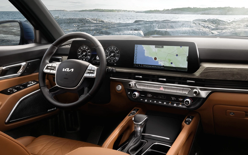 The interior of a 2025 Kia Telluride is