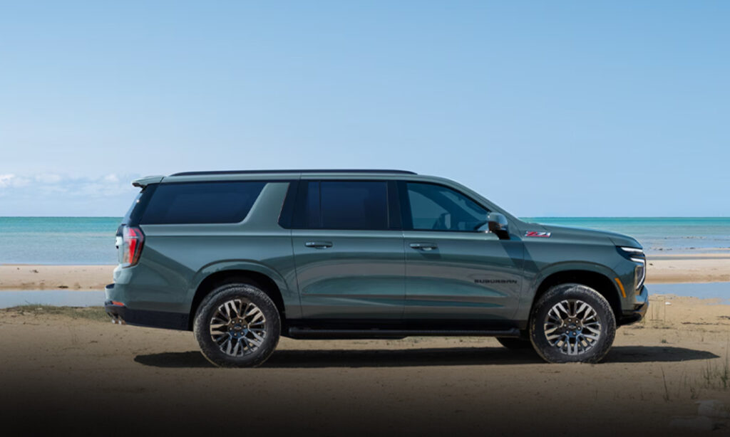 What do our experts think of the 2025 Suburban? We look at trim levels, interior options, powertrain and more in our review.
