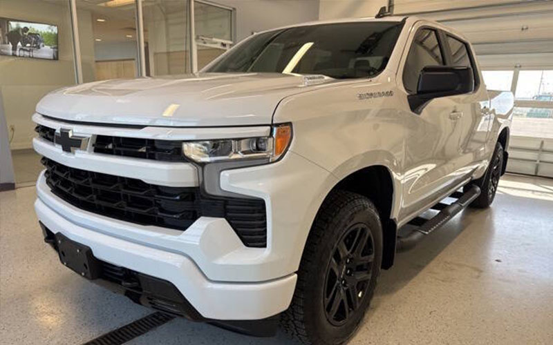 2026 Chevrolet Silverado Exterior 2 2026 White Chevrolet Silverado