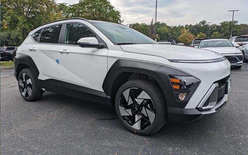 2026 Hyundai Kona Exterior 1 2026 Hyundai Kona parked on a dealer lot