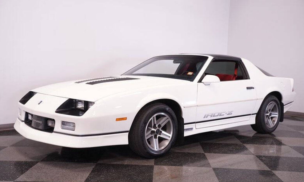 1986 White Chevrolet Camaro IROC-Z