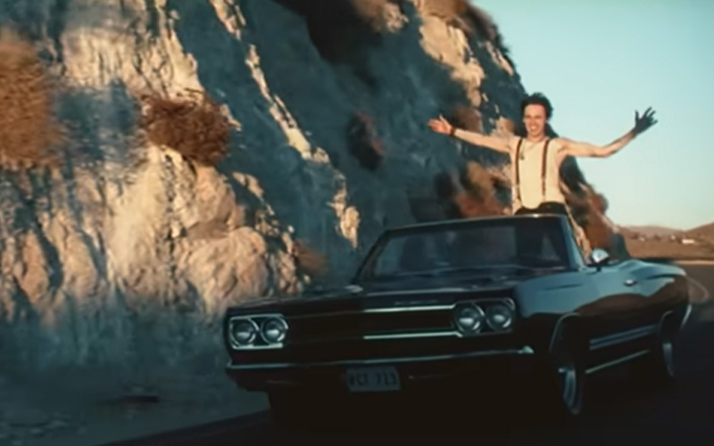 1968_Plymouth_GTX_IKYWT 1968 Plymouth GTX with Driver Standing Up