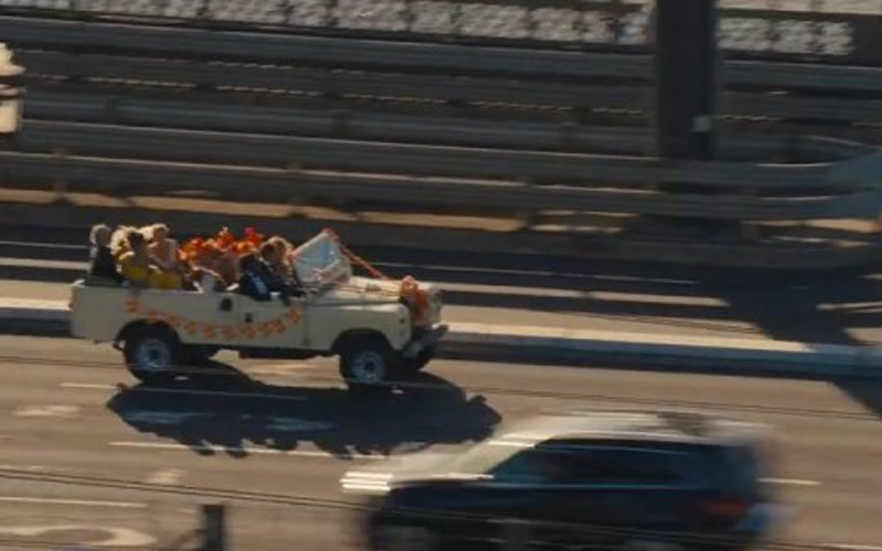 1969 Land-Rover 109 1969 Land-Rover 109 Driving Down the Road