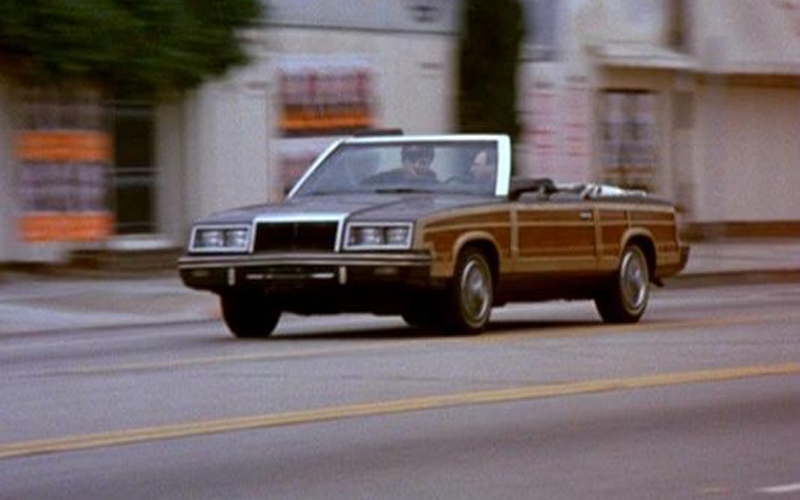 Cars of Seinfeld Chrysler LeBaron A 1989 Chrysler LeBaron convertible on a New York City Street on the TV show, Seinfeld.