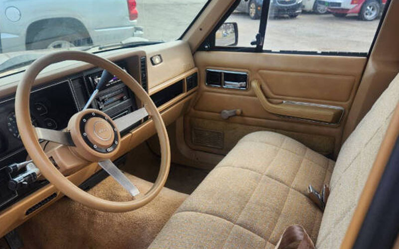 1987 Jeep Comanche Pioneer Interior