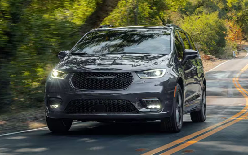 2026 Chrysler Pacifica 2026 Chrysler Pacifica Driving