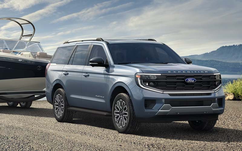 2026 Ford Expedition Towing a Boat
