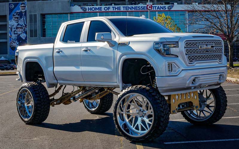 BZ_Custom_White_GMC Bailey Zimmerman's custom white GMC