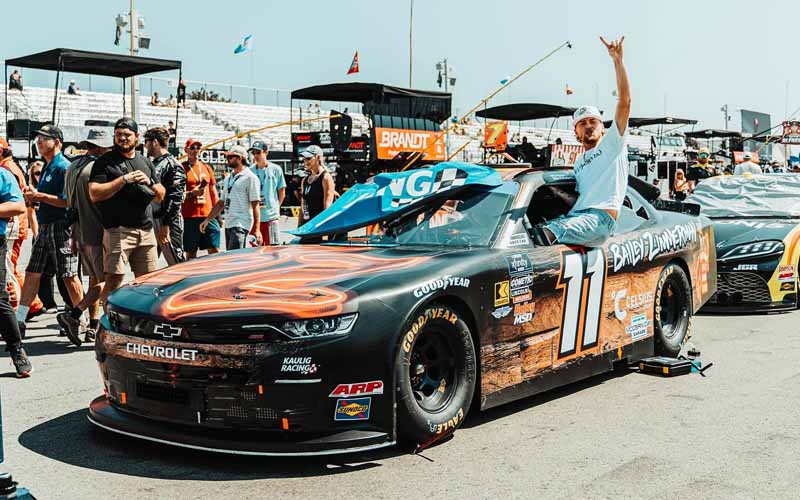 BZ_Nascar Bailey Zimmerman with custom Nascar vehicle