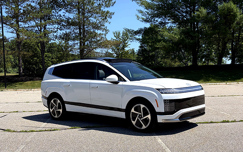 2026 Hyundai Ioniq 9 - photo courtesy of Niel Stender